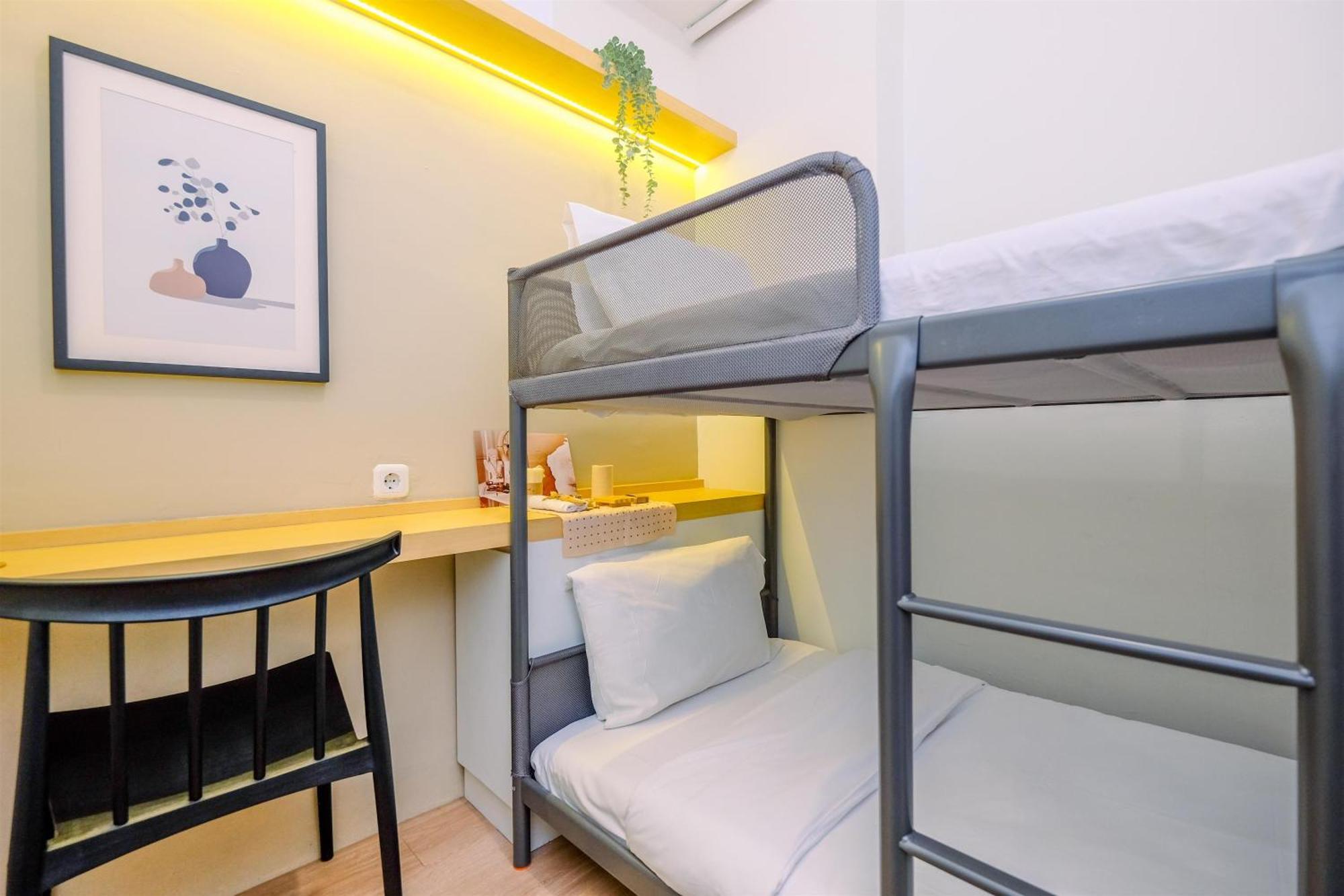 Great Choice And Cozy 2br At Pramuka By Travelio
