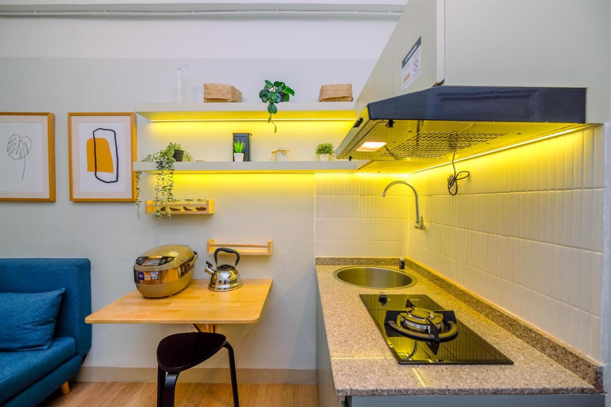 Great Choice And Cozy 2br At Pramuka By Travelio